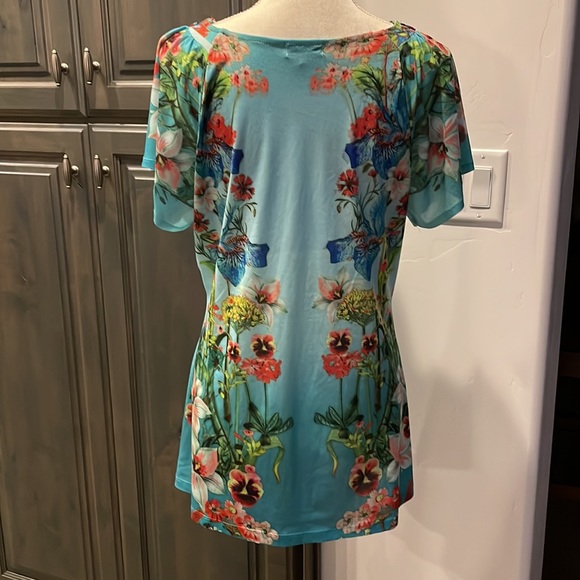 One World Too - Picture 2 of 6